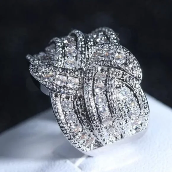 NEW 925 STERLING SILVER DIAMOND BRIDAL RING, CUTE RING, SHINY RING. - Picture 5 of 6